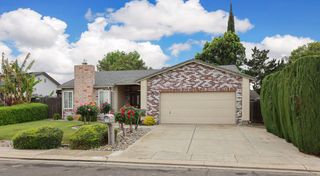 929 Kapareil Dr, Tracy, CA 95376