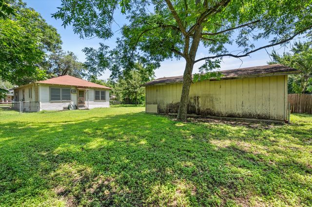 115 Woodland Avenue, Corsicana, TX 75110