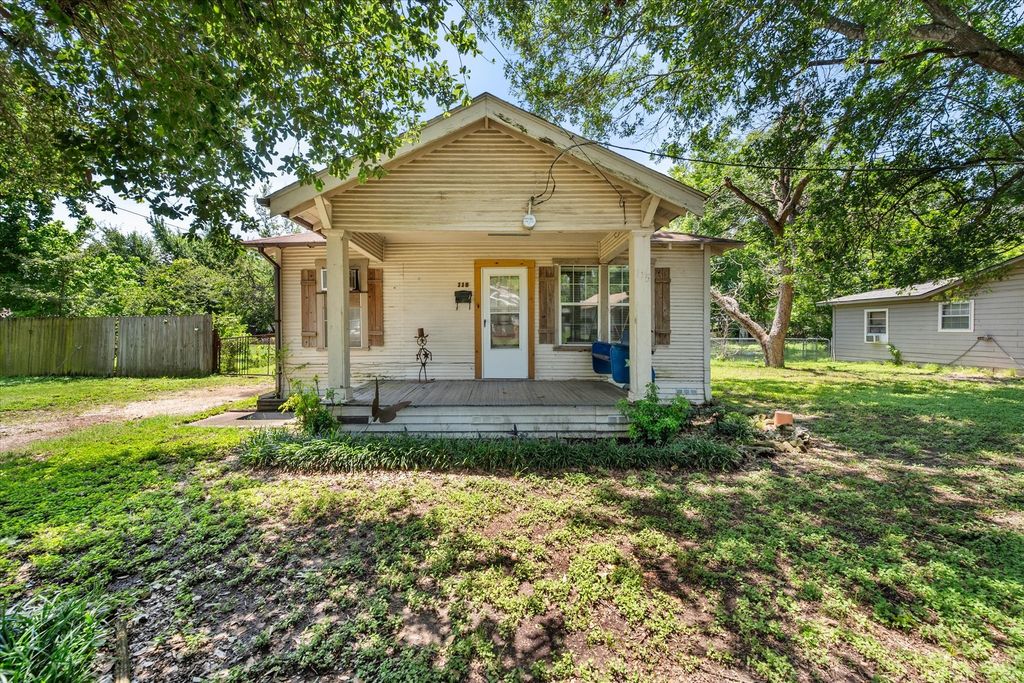 115 Woodland Avenue, Corsicana, TX 75110