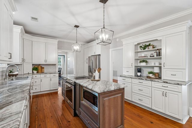 2770 Christ Church Court, Mount Pleasant, SC 29466