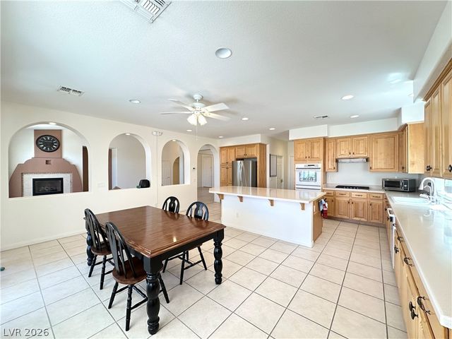 8228 Weeping Springs Avenue, Las Vegas, NV 89131