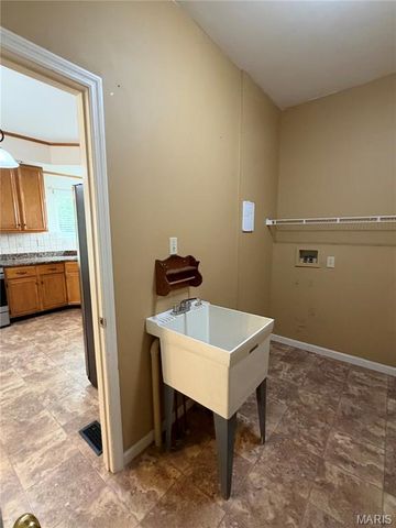 7377 Little Oaks Drive, O'fallon, MO 63368