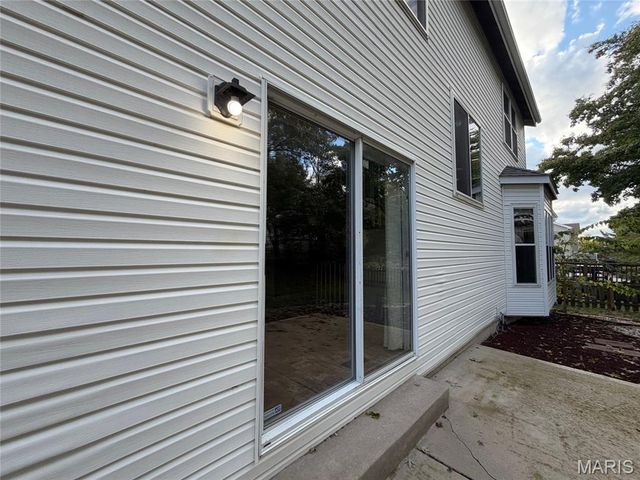 7377 Little Oaks Drive, O'fallon, MO 63368