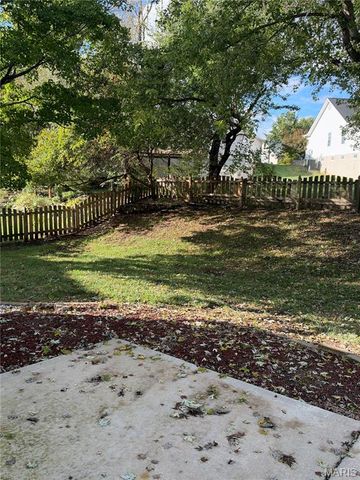 7377 Little Oaks Drive, O'fallon, MO 63368