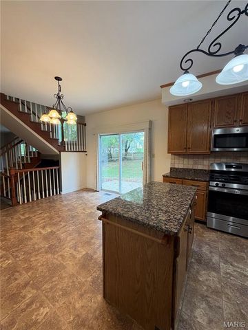 7377 Little Oaks Drive, O'fallon, MO 63368