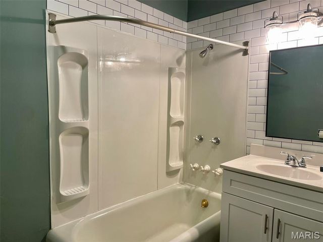 609 E Hauser Street, Litchfield, IL 62056