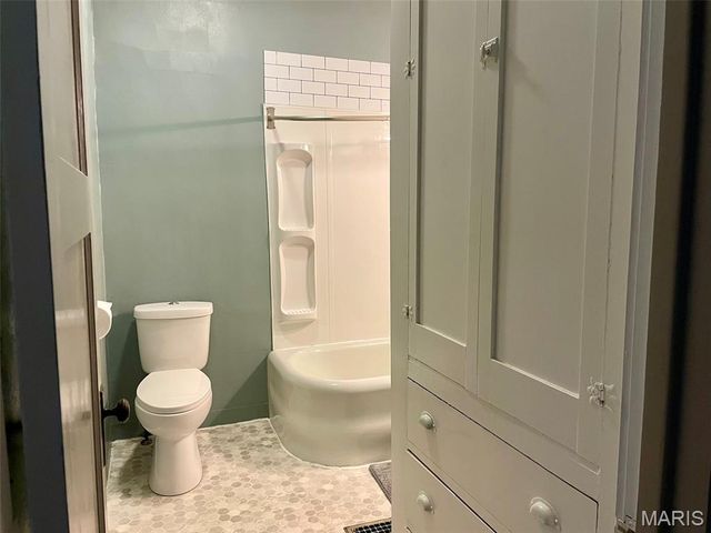 609 E Hauser Street, Litchfield, IL 62056