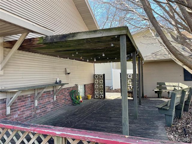 609 E Hauser Street, Litchfield, IL 62056