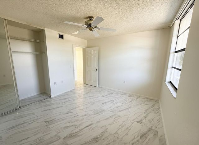 3826 Whitehall Drive 305, West Palm Beach, FL 33401