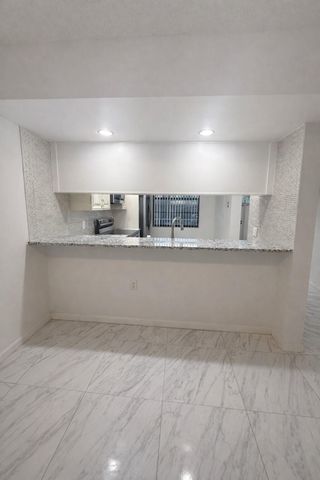 3826 Whitehall Drive 305, West Palm Beach, FL 33401