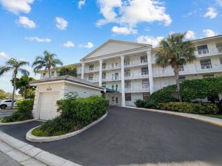 3826 Whitehall Drive 305, West Palm Beach, FL 33401