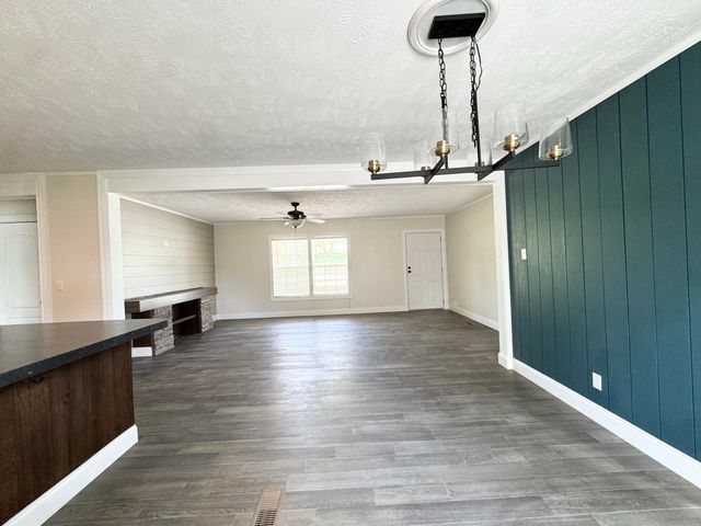 5783 Slate Lick Road, London, KY 40741