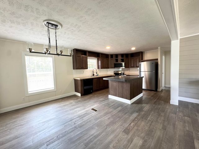5783 Slate Lick Road, London, KY 40741