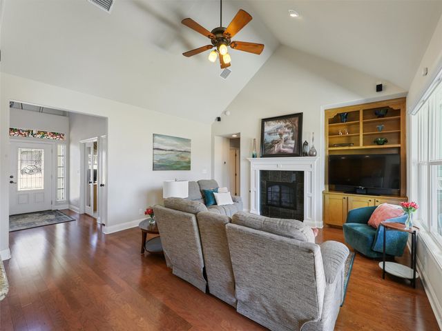 223 Miller Creek Lake Road, Paradise, TX 76073