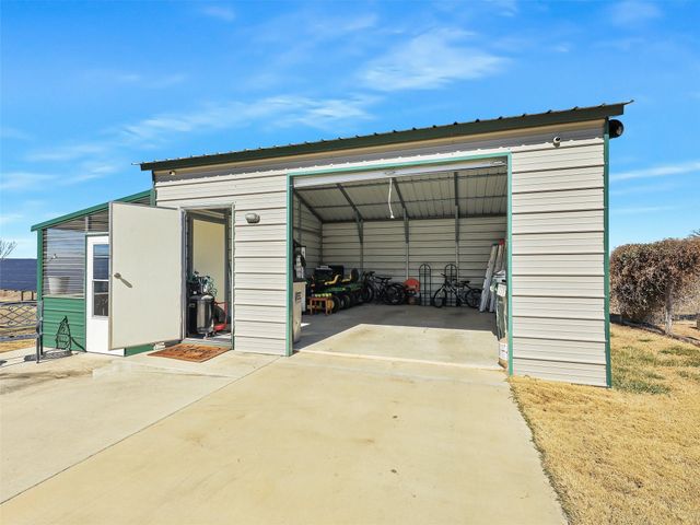 223 Miller Creek Lake Road, Paradise, TX 76073