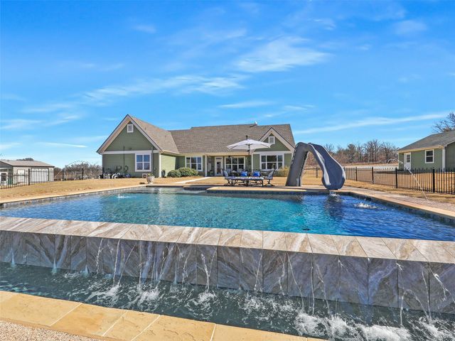 223 Miller Creek Lake Road, Paradise, TX 76073