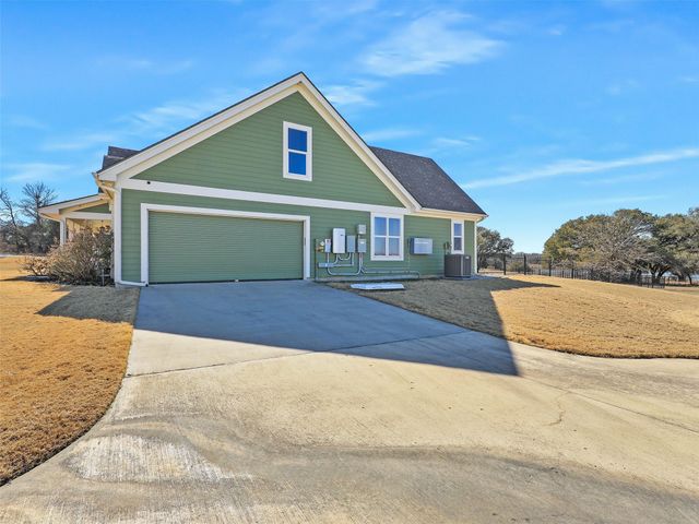 223 Miller Creek Lake Road, Paradise, TX 76073