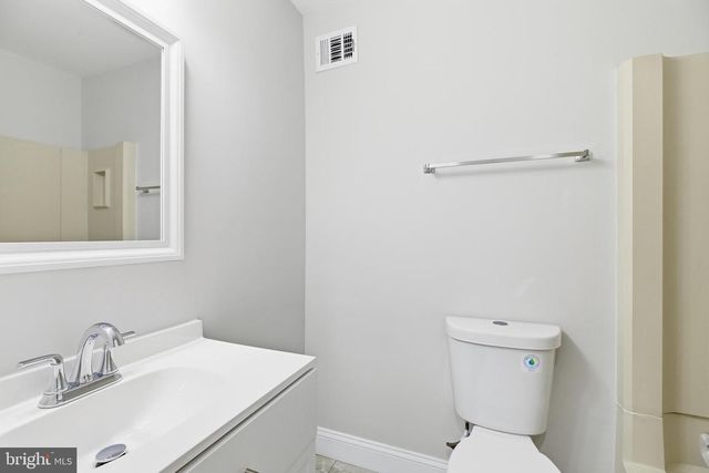 2006 HEADLANDS CIR, Reston, VA 20191