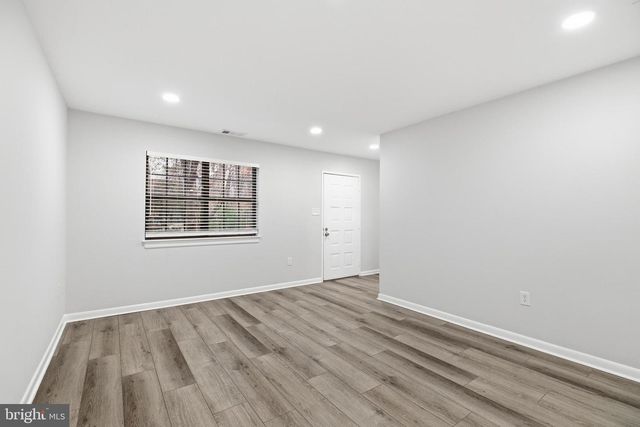 2006 HEADLANDS CIR, Reston, VA 20191