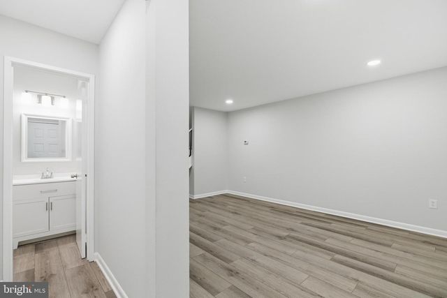 2006 HEADLANDS CIR, Reston, VA 20191