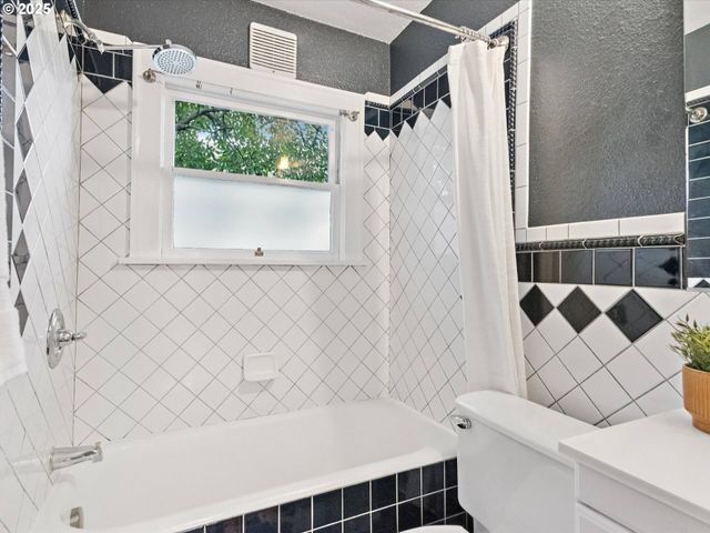 1515 Ne 57TH Ave, Portland, OR 97213