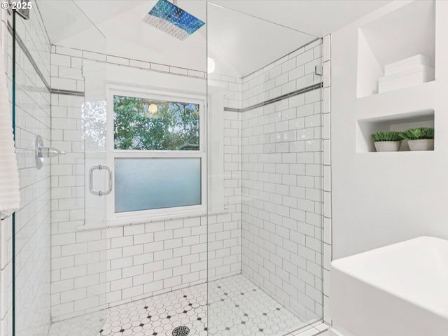 1515 Ne 57TH Ave, Portland, OR 97213