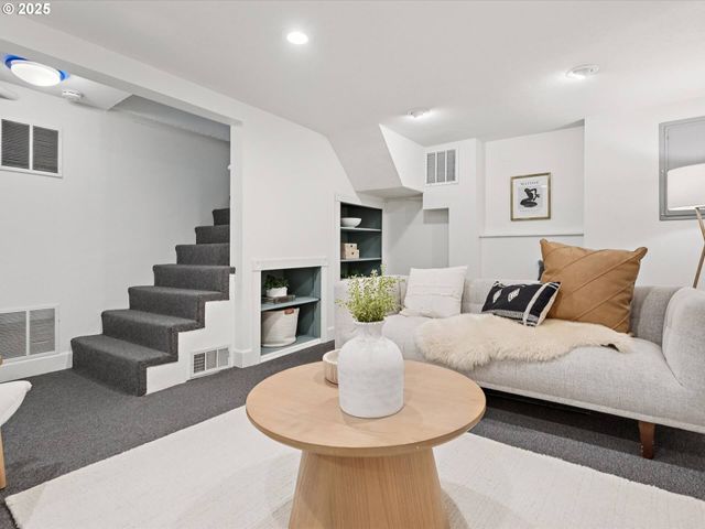 1515 Ne 57TH Ave, Portland, OR 97213