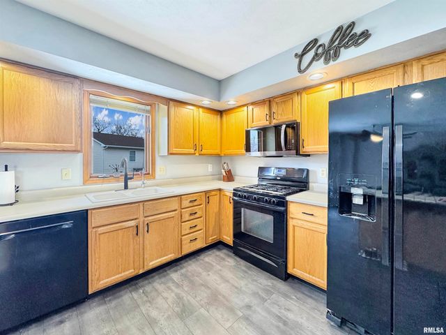 101 REGENT Court, East Peoria, IL 61611