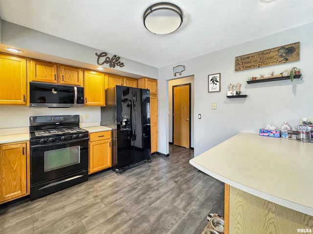 101 REGENT Court, East Peoria, IL 61611