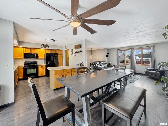 101 REGENT Court, East Peoria, IL 61611