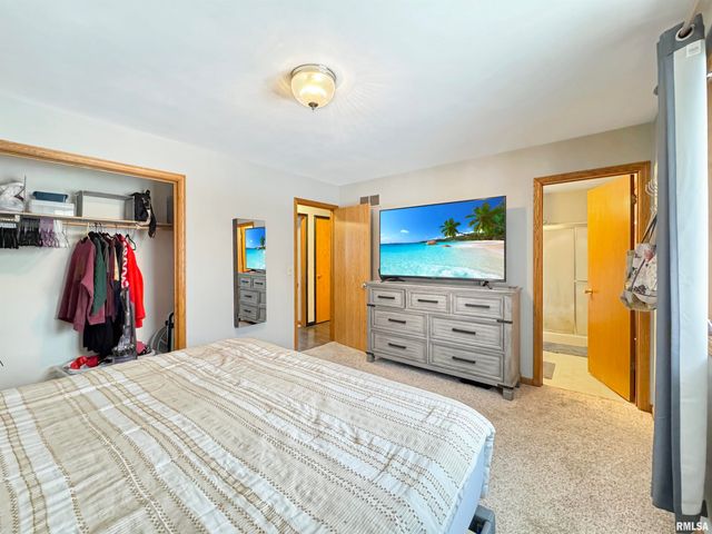 101 REGENT Court, East Peoria, IL 61611