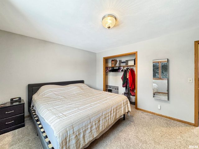 101 REGENT Court, East Peoria, IL 61611