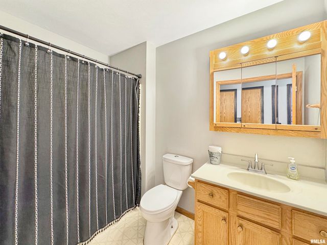 101 REGENT Court, East Peoria, IL 61611