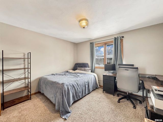 101 REGENT Court, East Peoria, IL 61611