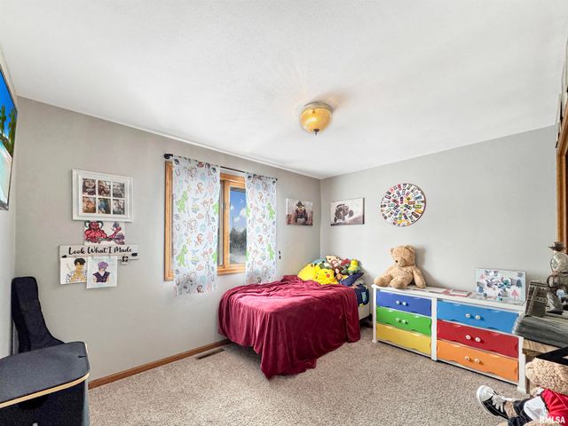 101 REGENT Court, East Peoria, IL 61611