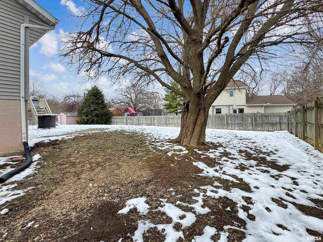 101 REGENT Court, East Peoria, IL 61611