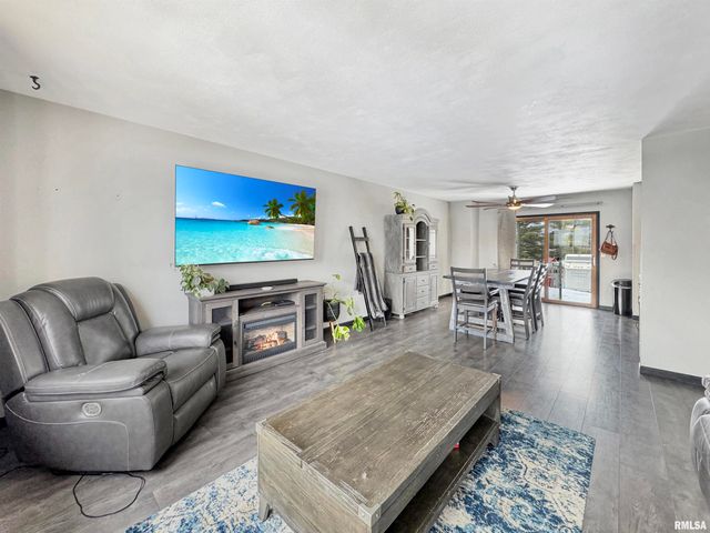 101 REGENT Court, East Peoria, IL 61611