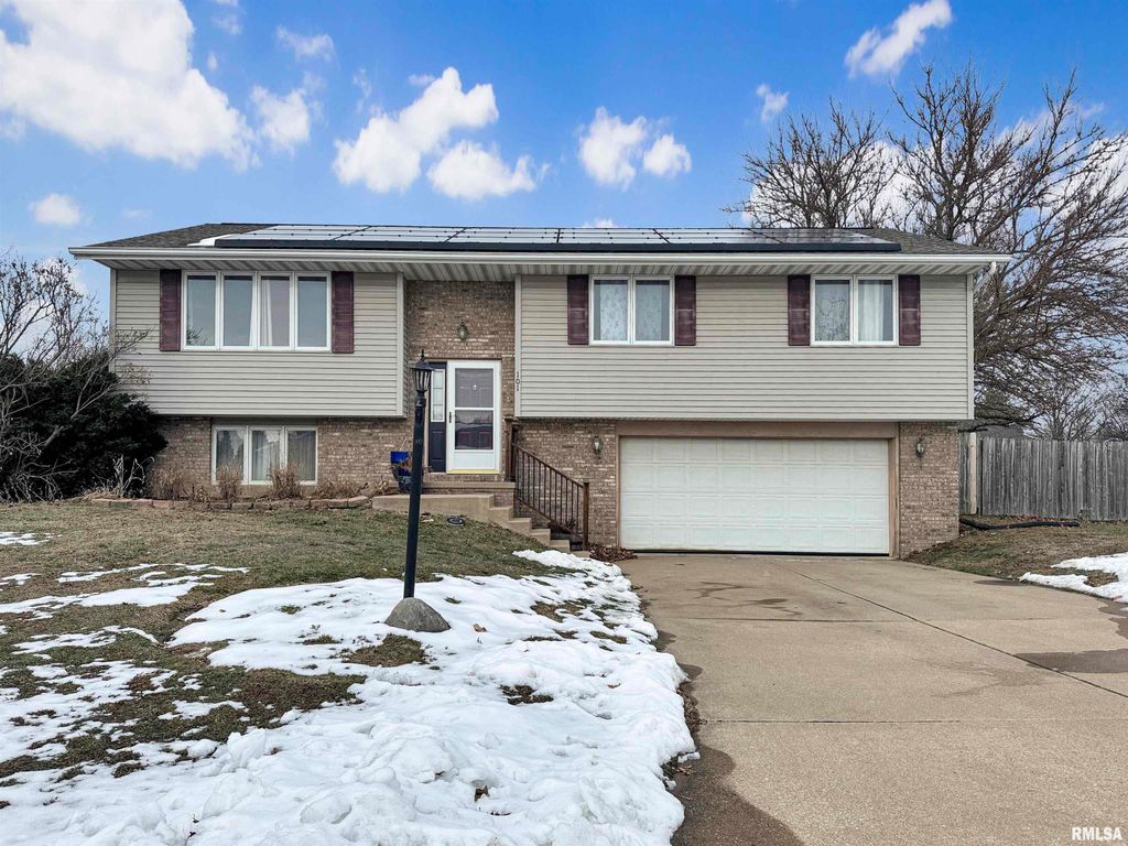 101 REGENT Court, East Peoria, IL 61611
