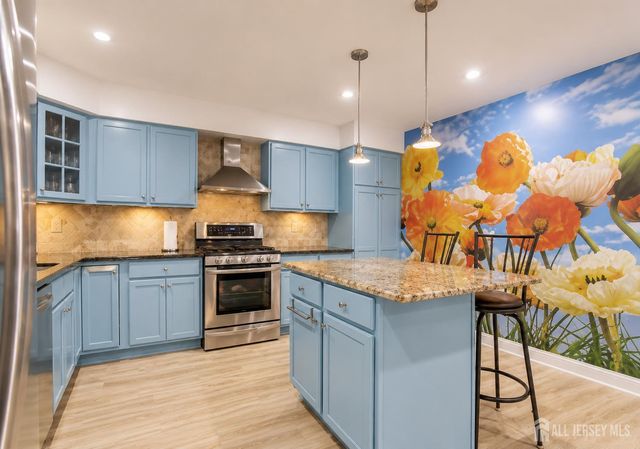 262 Willowbrook Drive, North Brunswick, NJ 08902