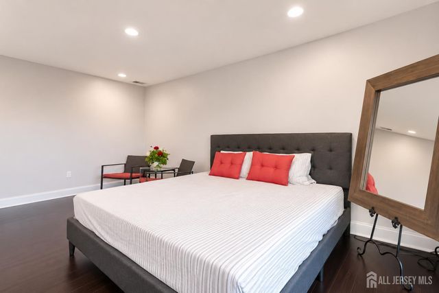 262 Willowbrook Drive, North Brunswick, NJ 08902