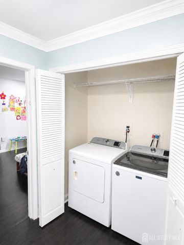 262 Willowbrook Drive, North Brunswick, NJ 08902