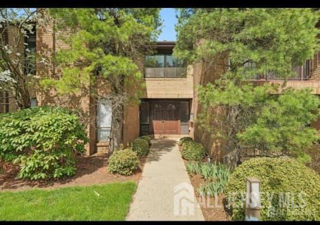 262 Willowbrook Drive, North Brunswick, NJ 08902