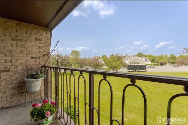 262 Willowbrook Drive, North Brunswick, NJ 08902