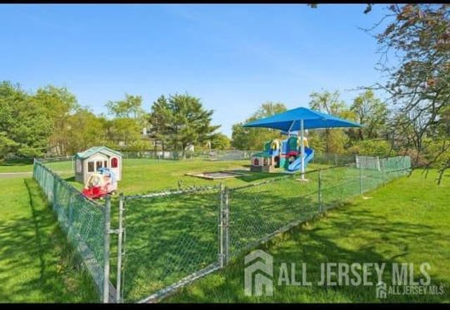 262 Willowbrook Drive, North Brunswick, NJ 08902