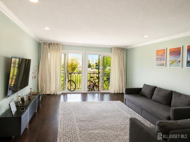 262 Willowbrook Drive, North Brunswick, NJ 08902