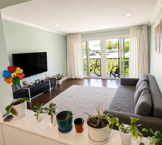 262 Willowbrook Drive, North Brunswick, NJ 08902
