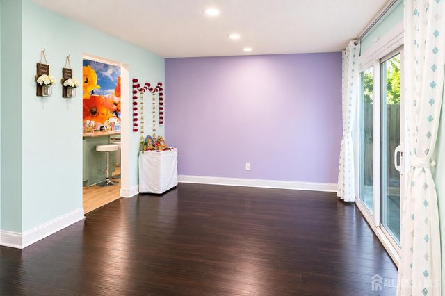 262 Willowbrook Drive, North Brunswick, NJ 08902