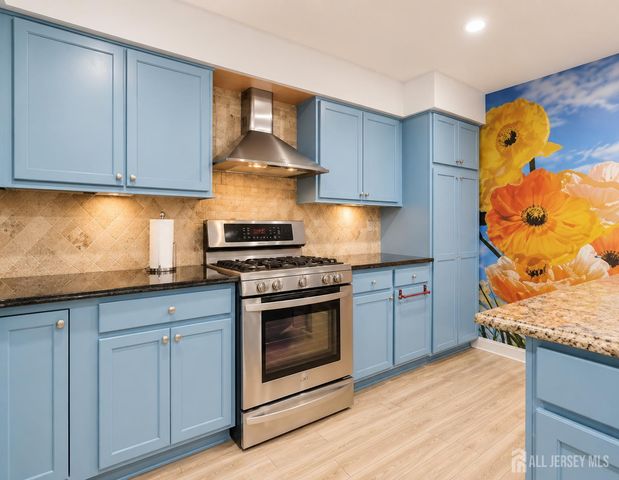 262 Willowbrook Drive, North Brunswick, NJ 08902