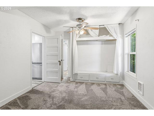 1821 NICHOLS Blvd, Longview, WA 98632