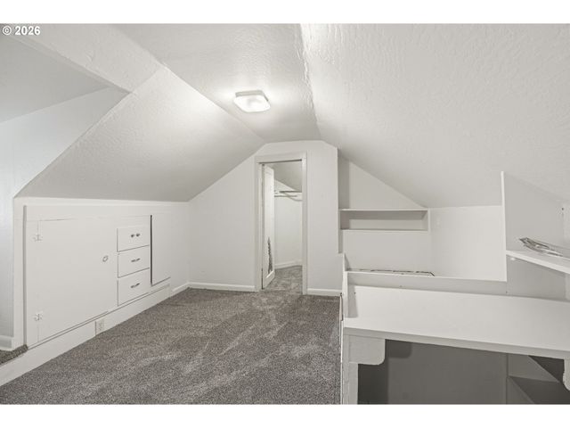 1821 NICHOLS Blvd, Longview, WA 98632